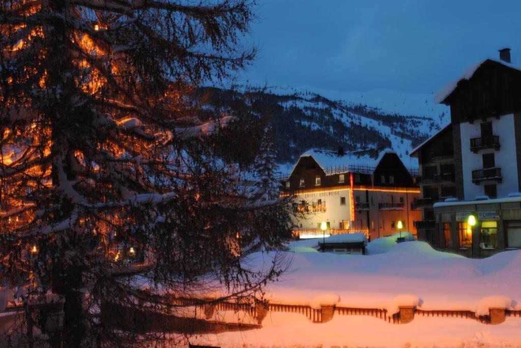 Hotel Savoy Colle Sestriere Eksteriør bilde